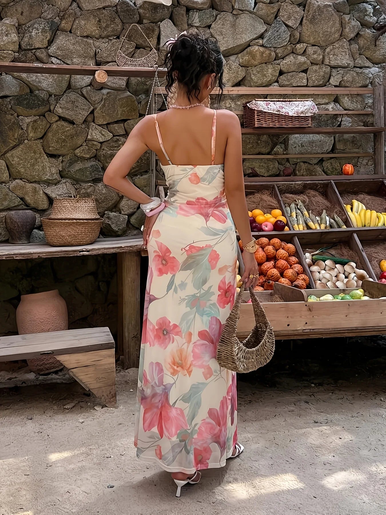 Vestido Feminino Floral com Decote Halter e Cinto - Casual Primavera Verão