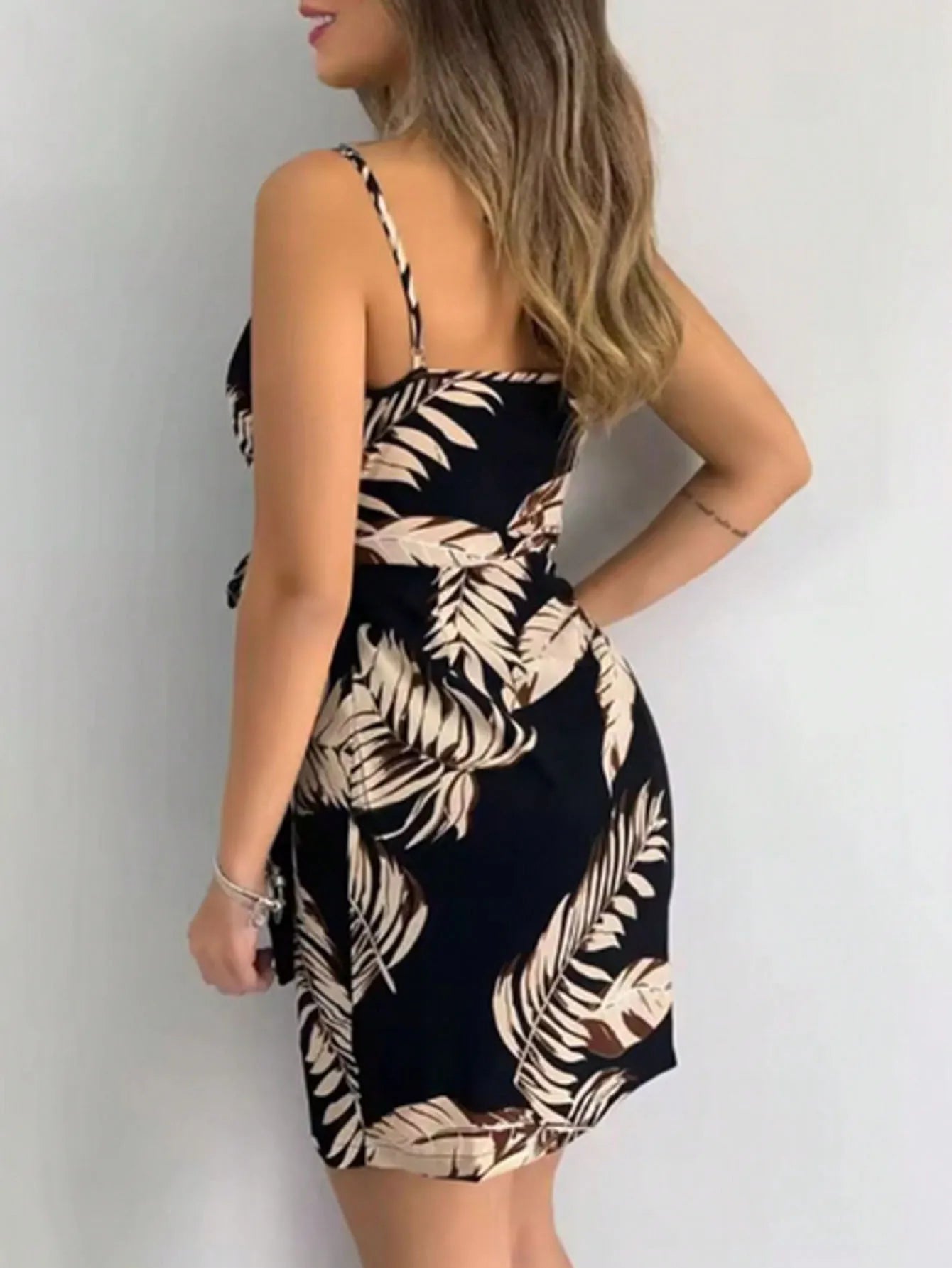 Vestido Mini Feminino Floral com Alças Finas e Nó Frontal - Verão Casual