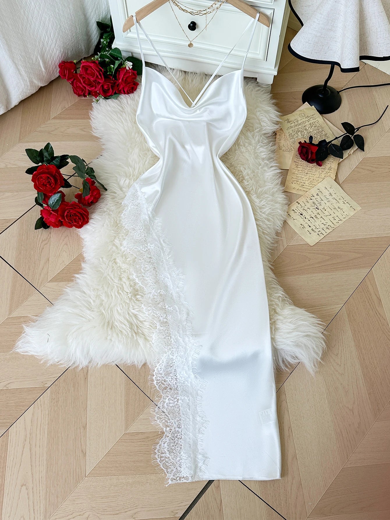 Pijama Feminino de Renda com Camisola Longa e Confortável