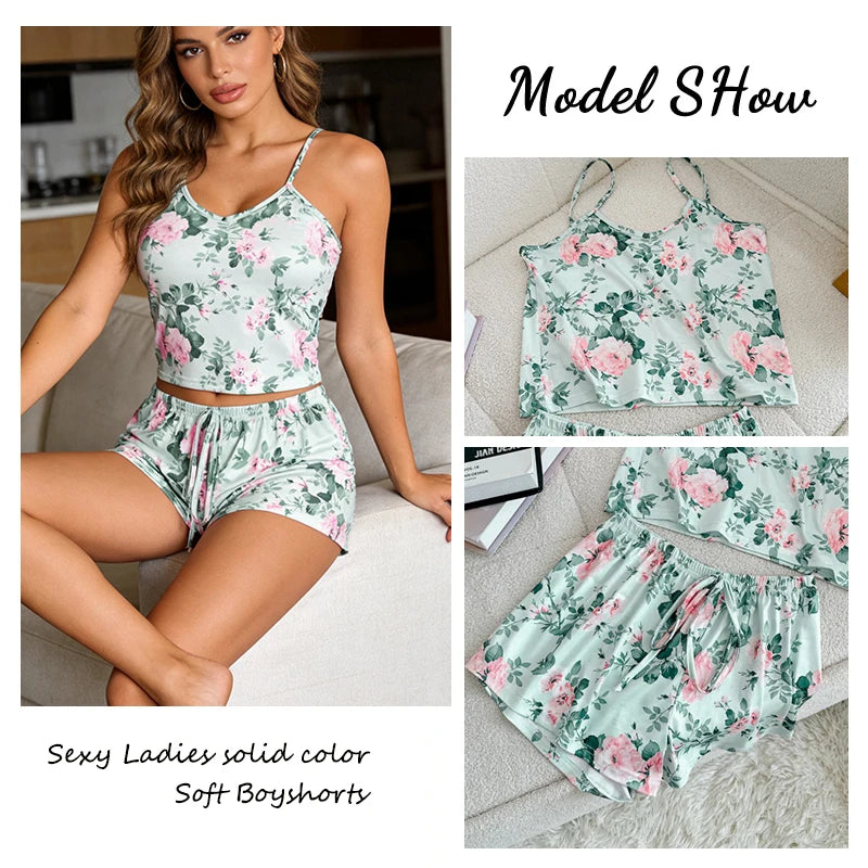 Conjunto de Pijama Feminino de Cetim com Estampa - Camiseta Gola Redonda e Shorts Seda Gelada