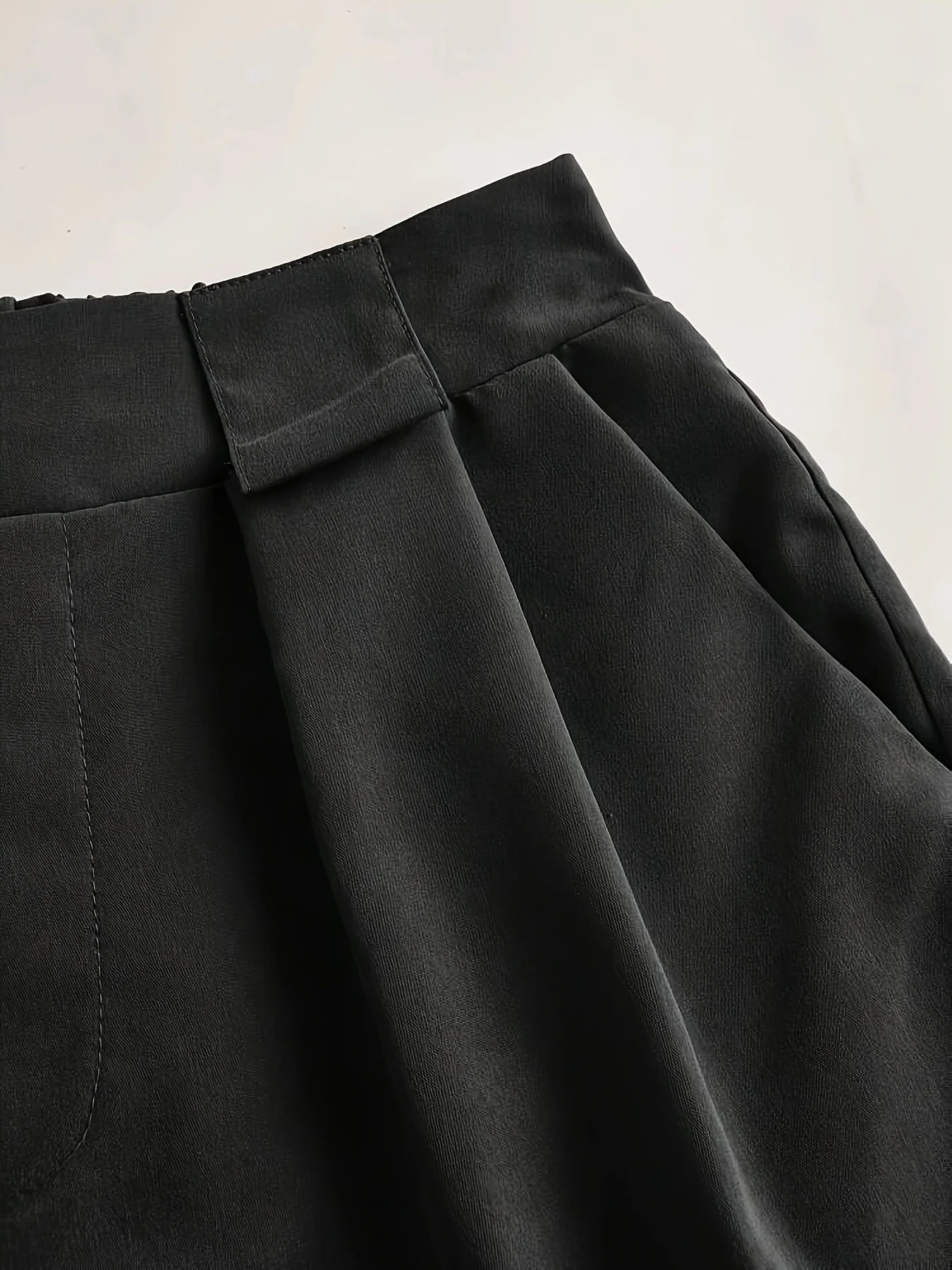 Shorts Feminino Casual Cor Sólida com Bolso e Cintura Elástica