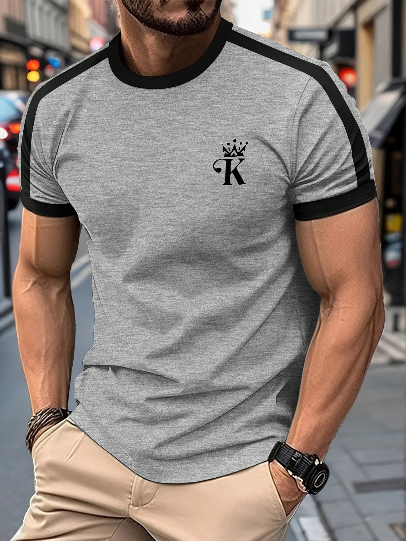 Camiseta Masculina Preta e Dourada com Estampa "King" - Luxo e Personalidade