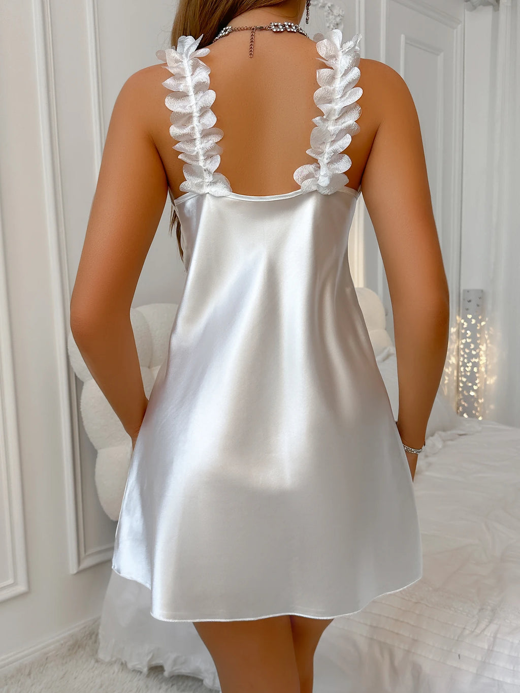 Camisola Feminina Elegante de Renda com Decote V - Sleepwear Doce Verão